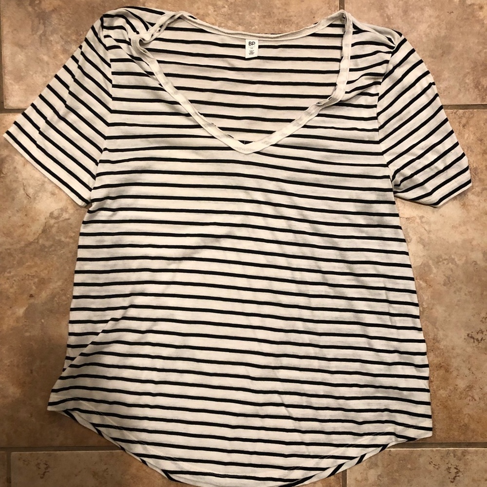 BP short sleeve v neck tee